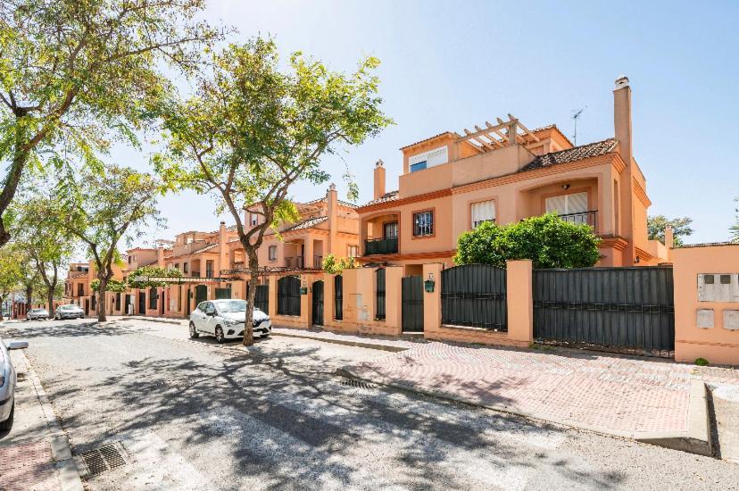 3 La Casa De Marilo Apartment Tomares Bagian luar foto